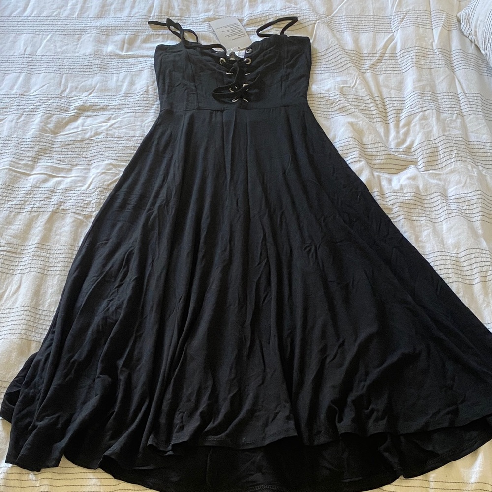 NEW Chic Black Lace-Up Midi Dress